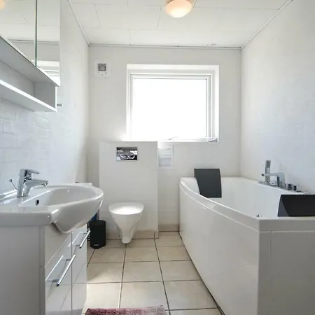 5 Bedroom Gorgeous In Bredebro *